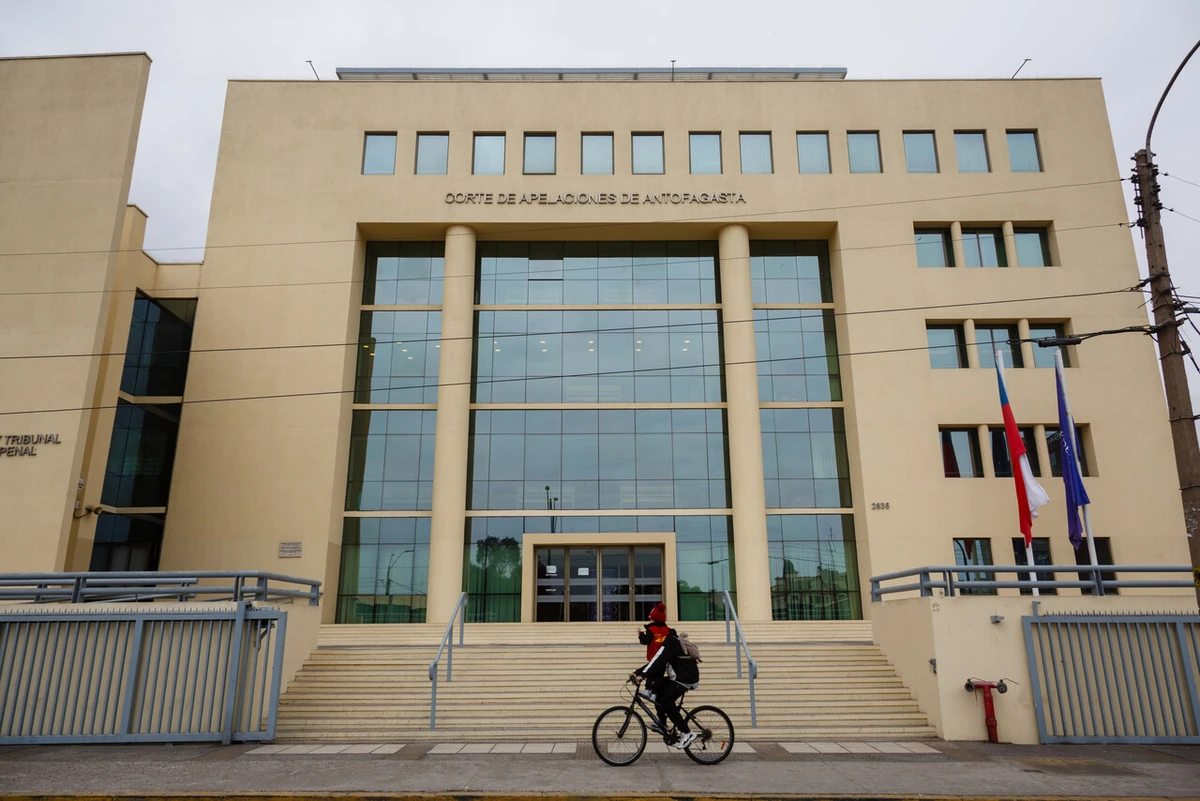 Universidad demoró meses en entregar a alumno certificado para jurar como abogado: Corte ordena emitir documento en 3 días