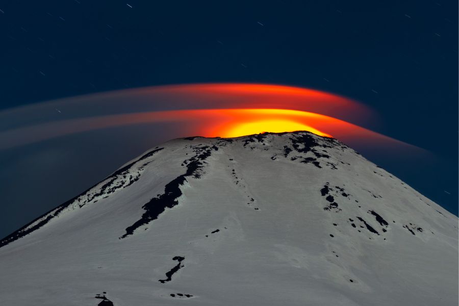 Hasta 75 horas antes: Chileno creó sistema con IA y datos sísmicos que pronostica erupciones